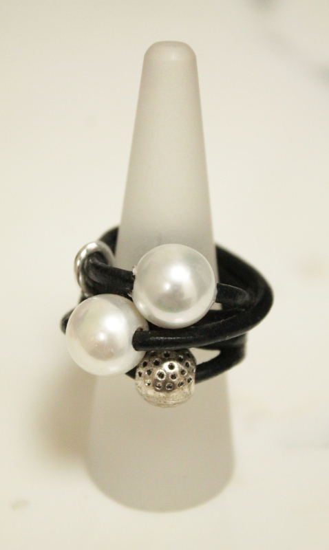 Leather Dress Ring With Mid-Sized Pearls - Click Image to Close