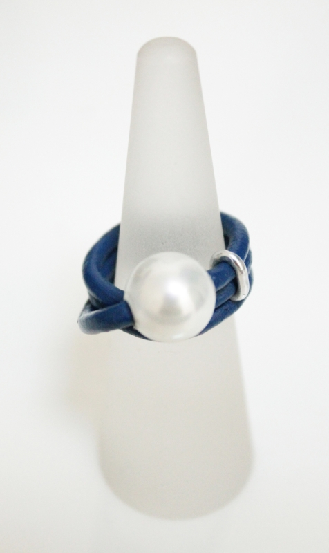Leather Dress Ring With Single Pearl - Click Image to Close