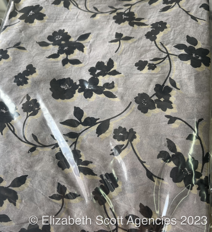 Black Flowers Scarf - Click Image to Close